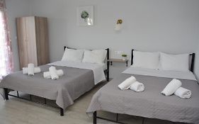 Gatos Village Studios & Apartments